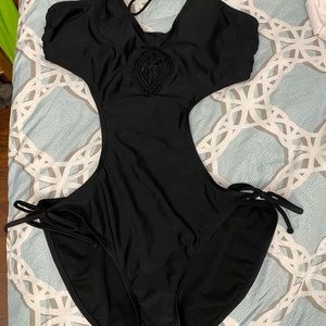 Black 1 piece Xhilaration bathing suit☯️